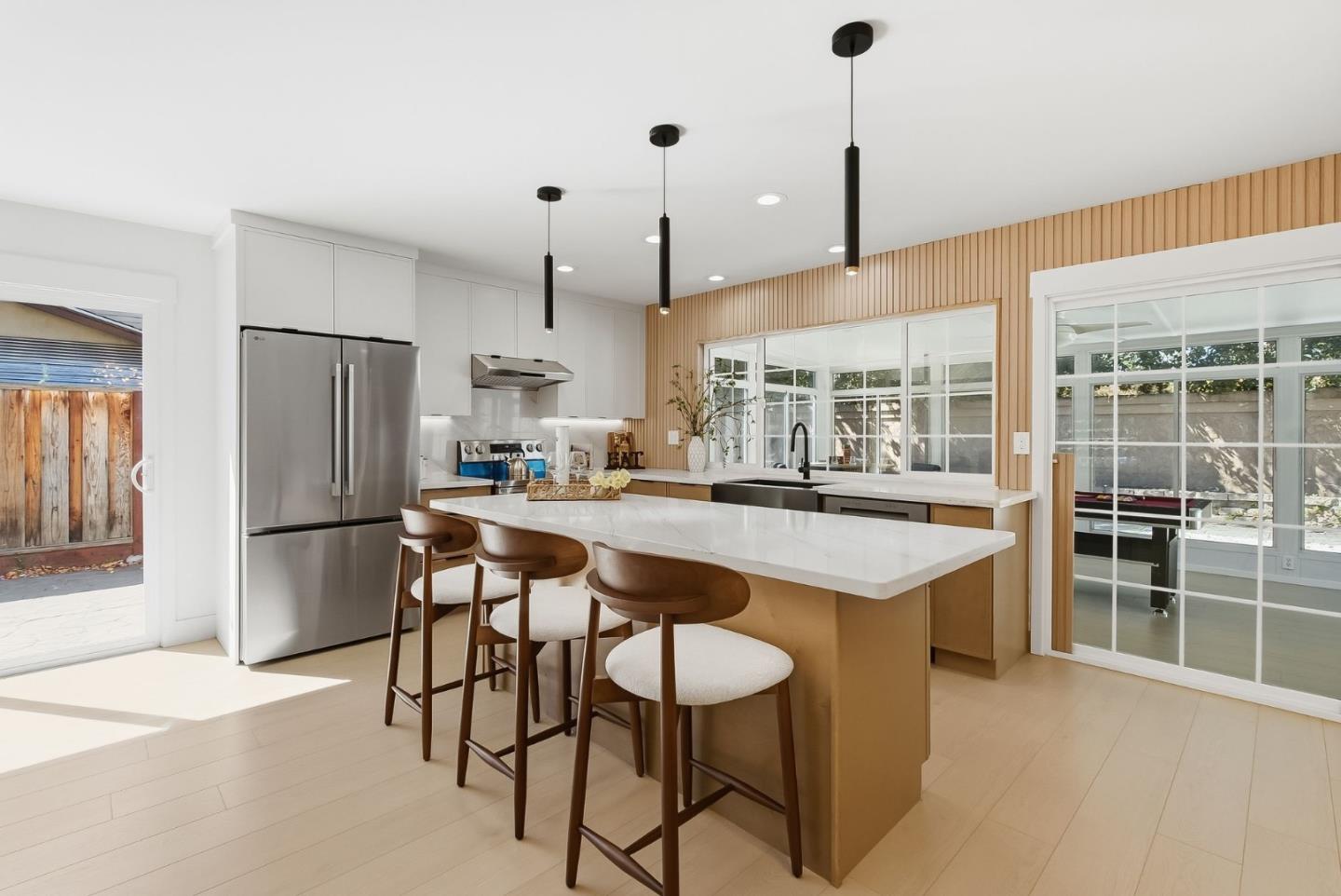 5019 Avenida De Lago