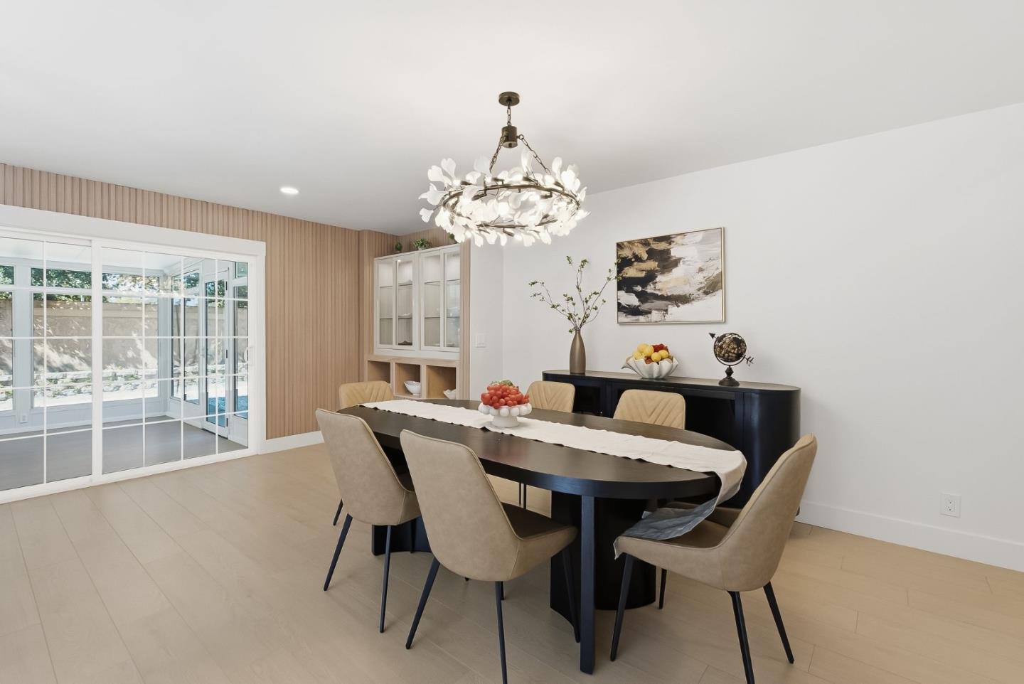 5019 Avenida De Lago