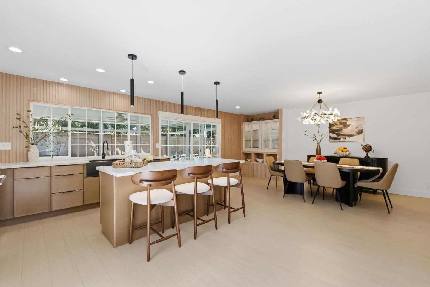 5019 Avenida De Lago