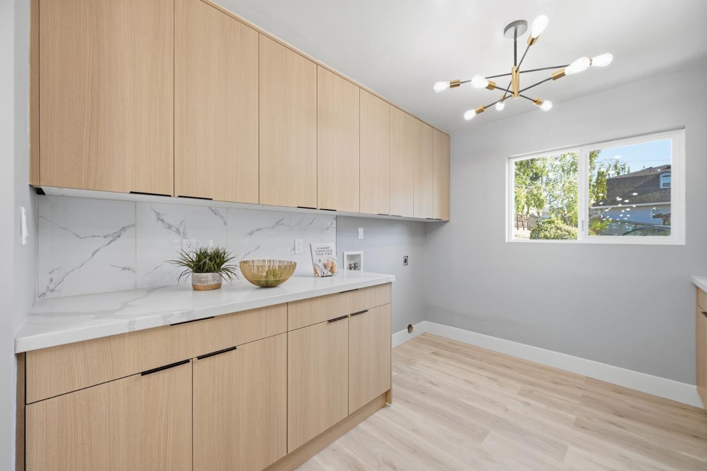 16522 Foothill BLVD
