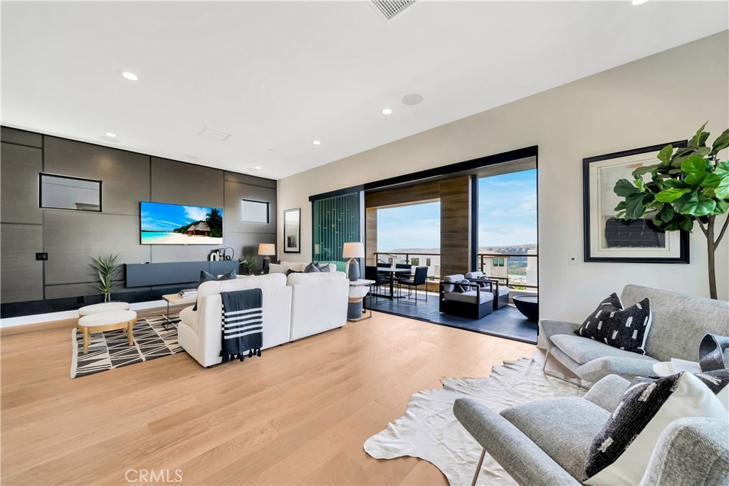 26268 Paseo Horizonte