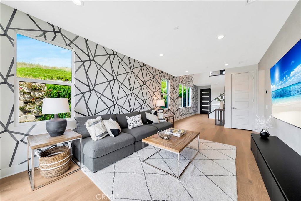 26268 Paseo Horizonte