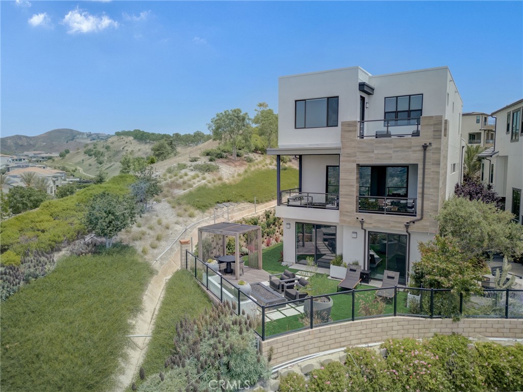 26268 Paseo Horizonte