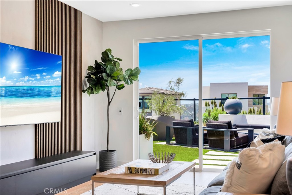 26268 Paseo Horizonte