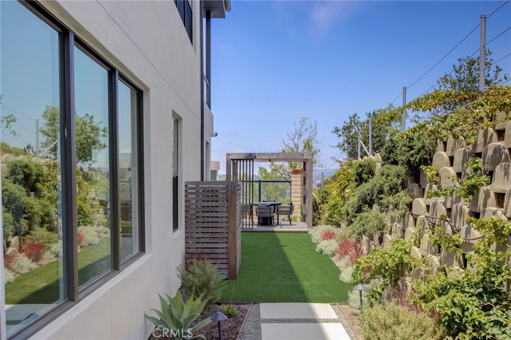 26268 Paseo Horizonte