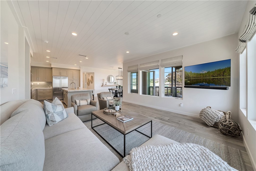 1417 Doheny Way