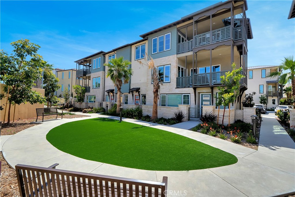 1417 Doheny Way