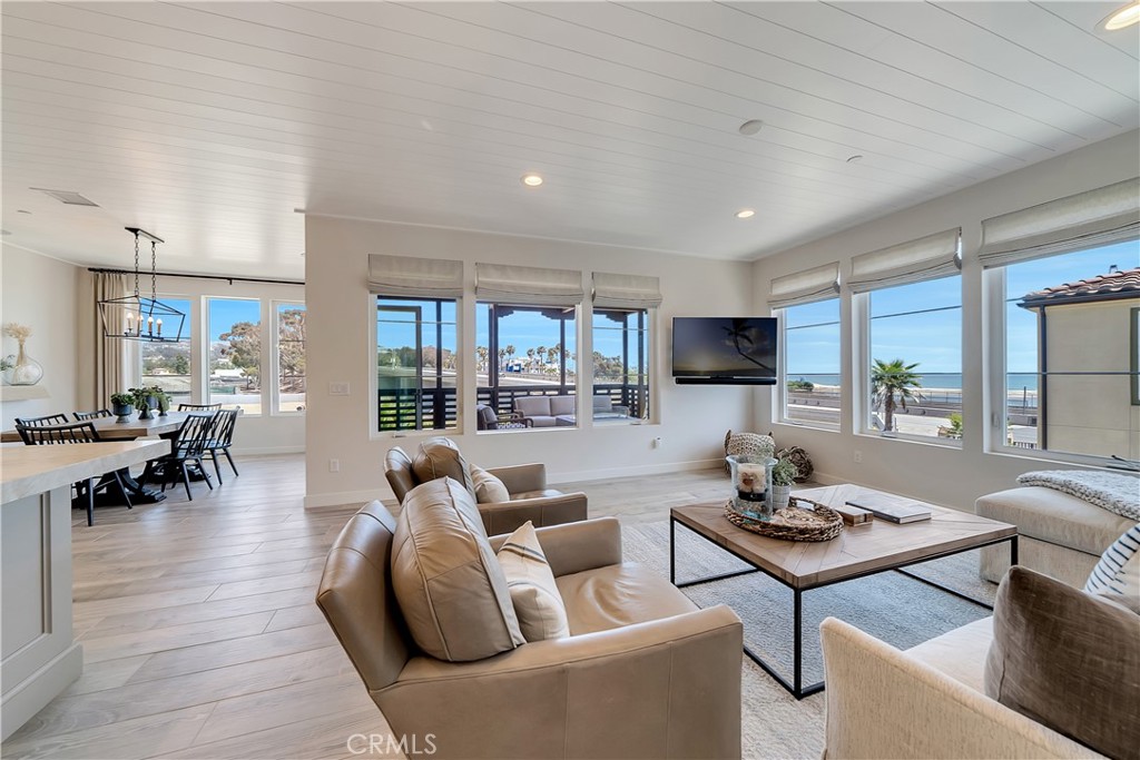 1417 Doheny Way