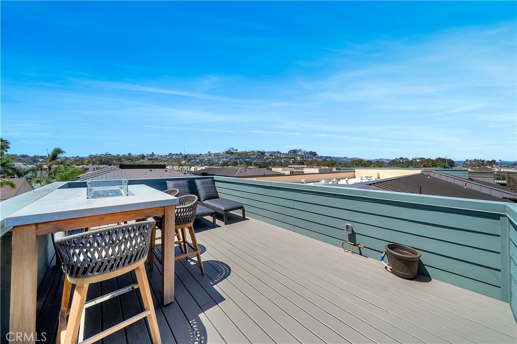 1417 Doheny Way