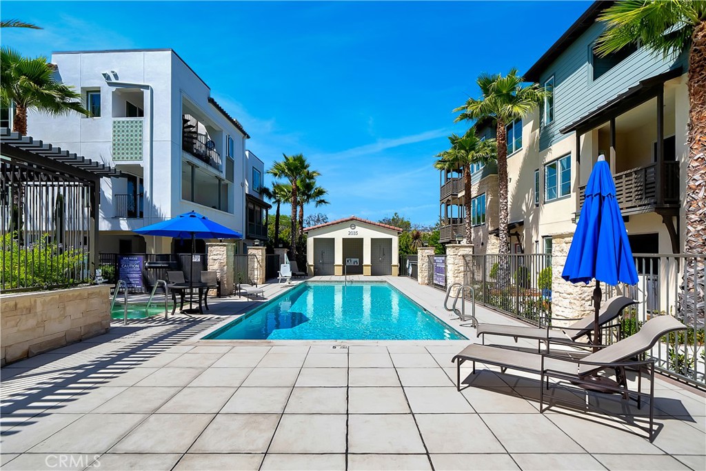 1417 Doheny Way