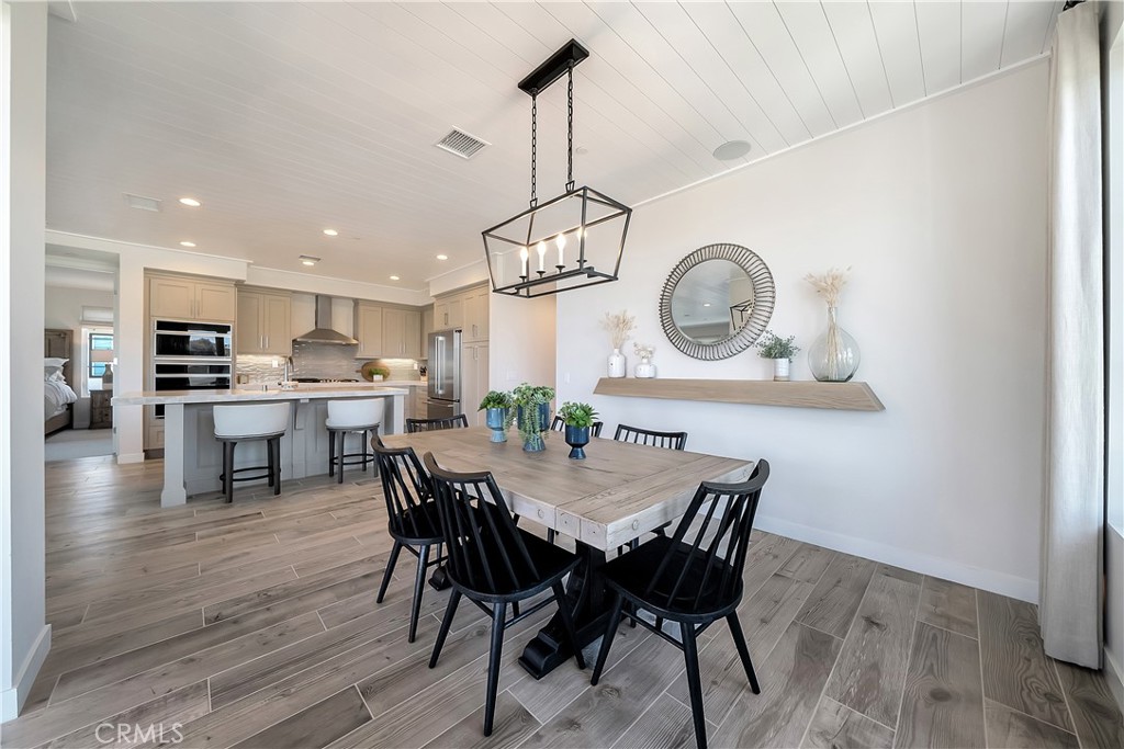 1417 Doheny Way