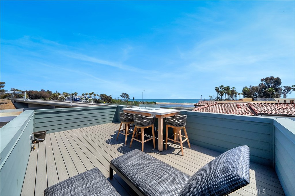 1417 Doheny Way