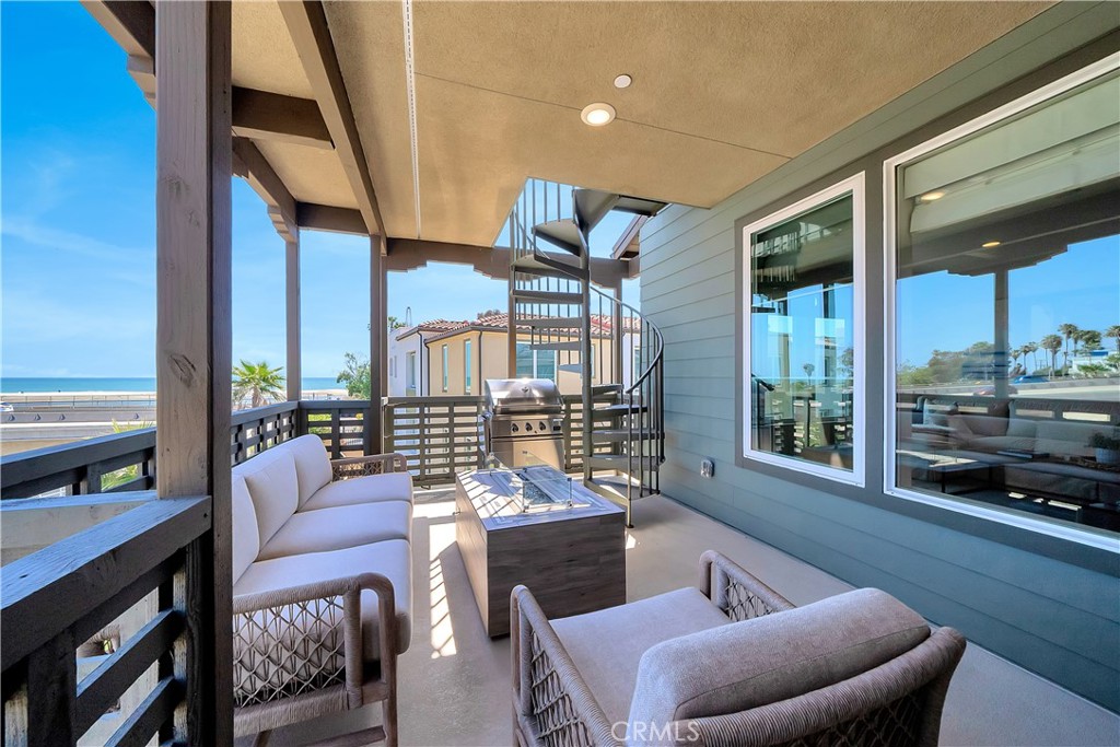 1417 Doheny Way