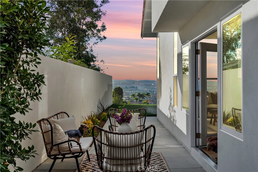 24471 Los Serranos Drive