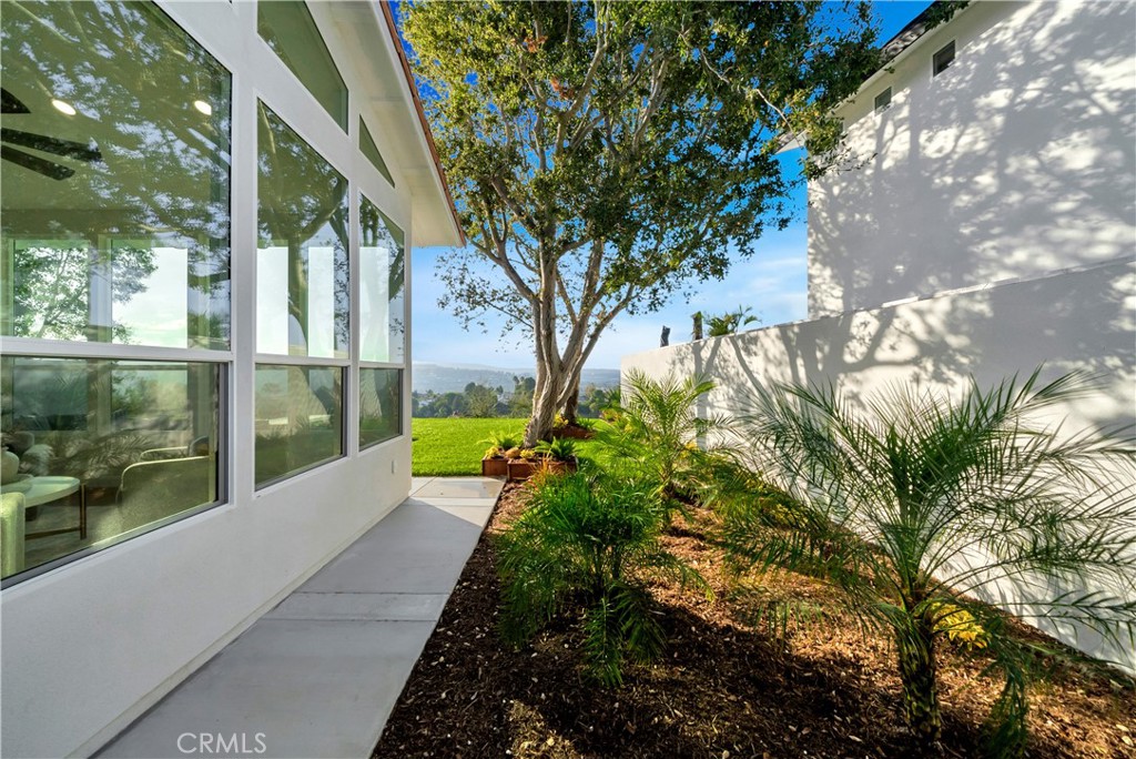 24471 Los Serranos Drive