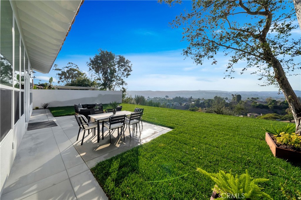 24471 Los Serranos Drive