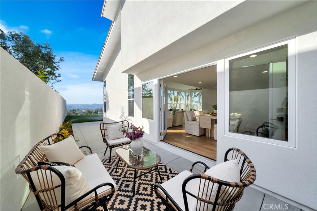 24471 Los Serranos Drive