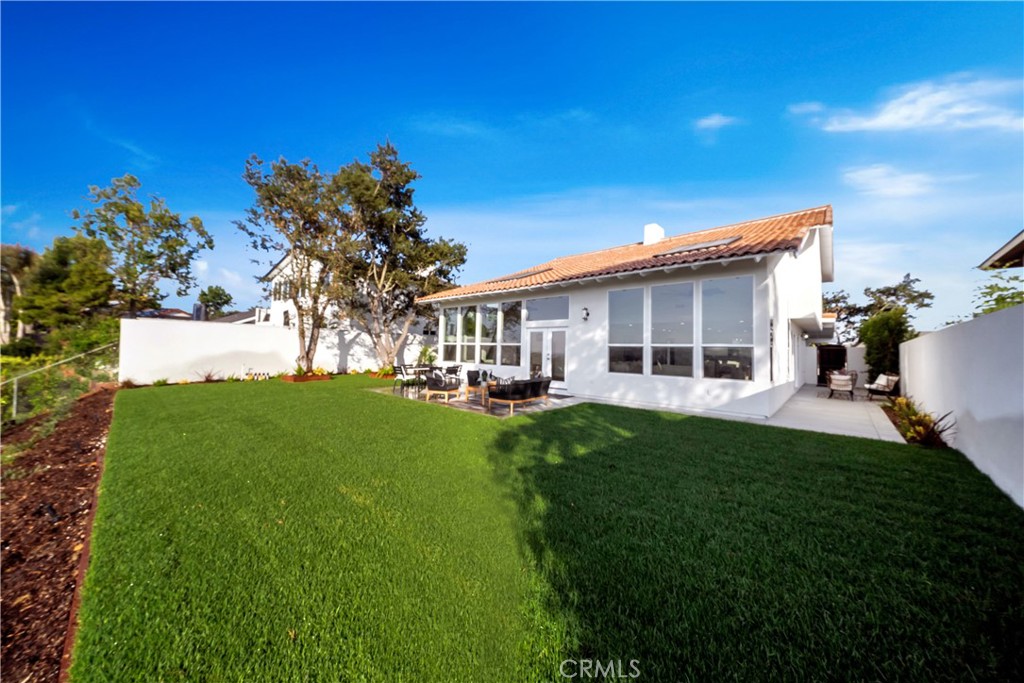 24471 Los Serranos Drive