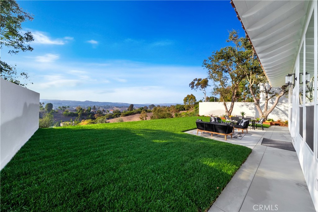 24471 Los Serranos Drive