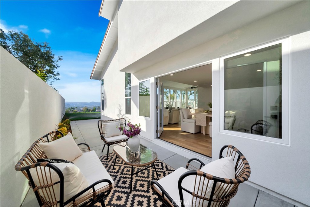 24471 Los Serranos Drive