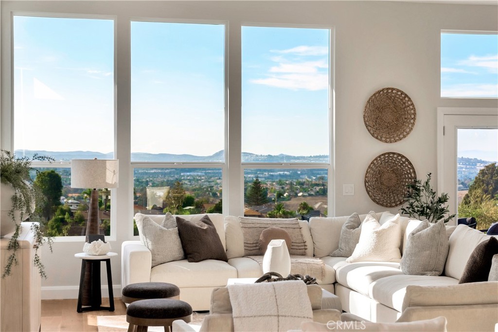 24471 Los Serranos Drive