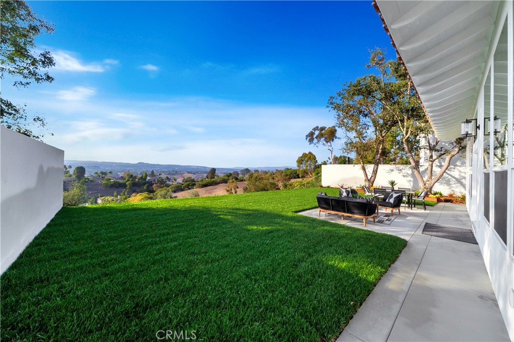 24471 Los Serranos Drive