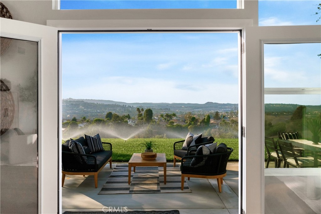 24471 Los Serranos Drive