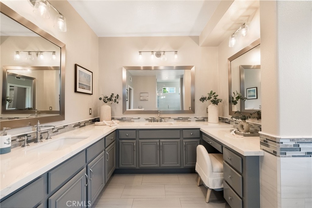 2536 Calle Jade