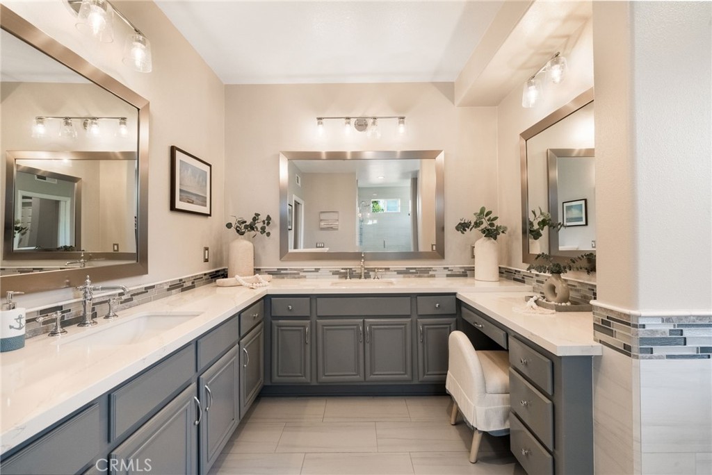 2536 Calle Jade
