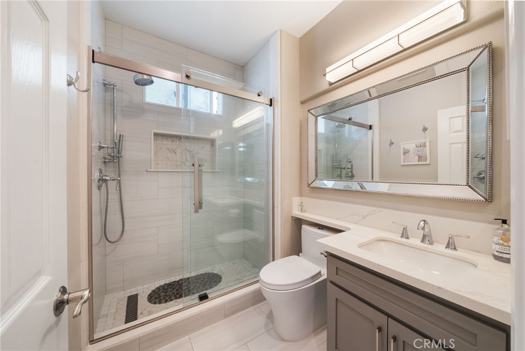 2536 Calle Jade