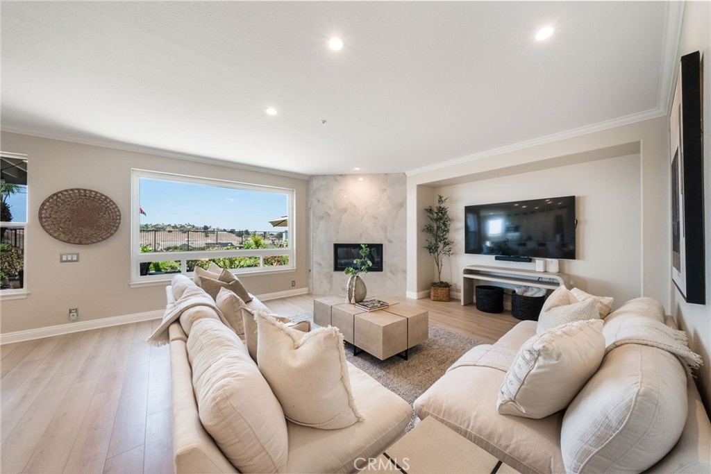 2536 Calle Jade