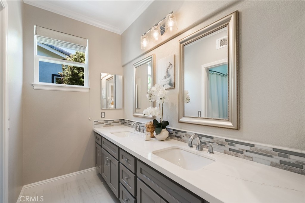 2536 Calle Jade