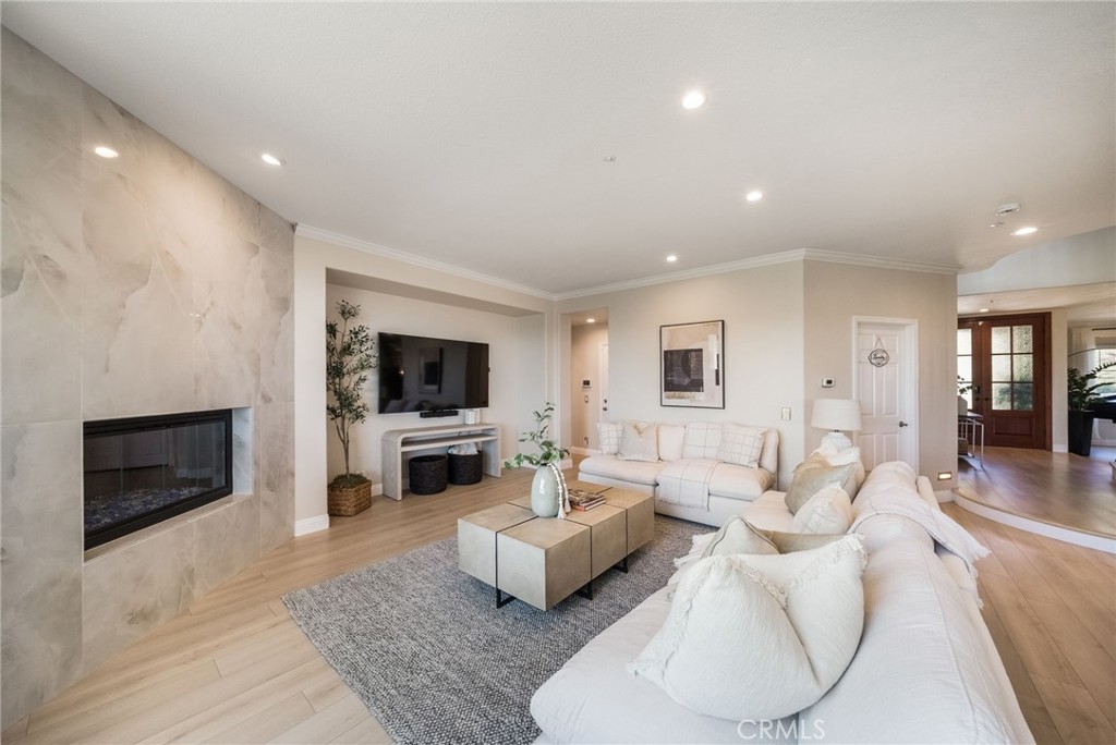 2536 Calle Jade