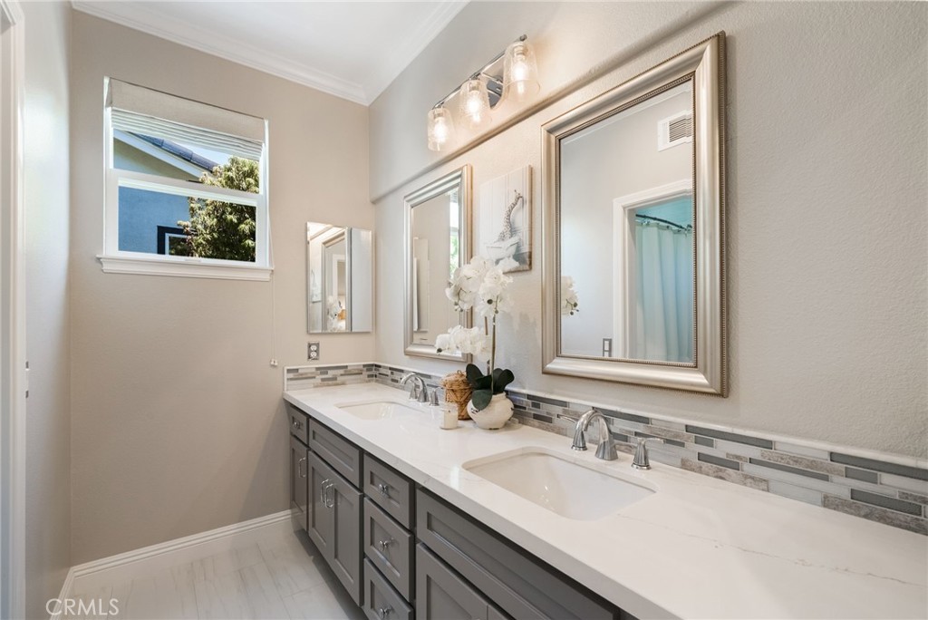 2536 Calle Jade