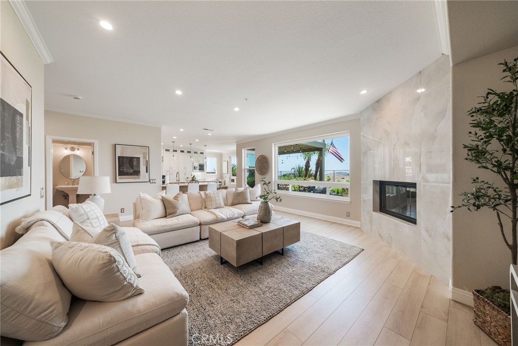 2536 Calle Jade