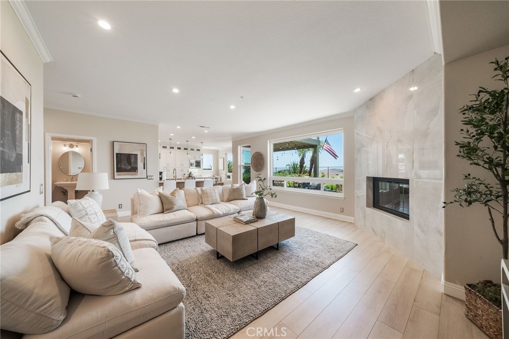 2536 Calle Jade