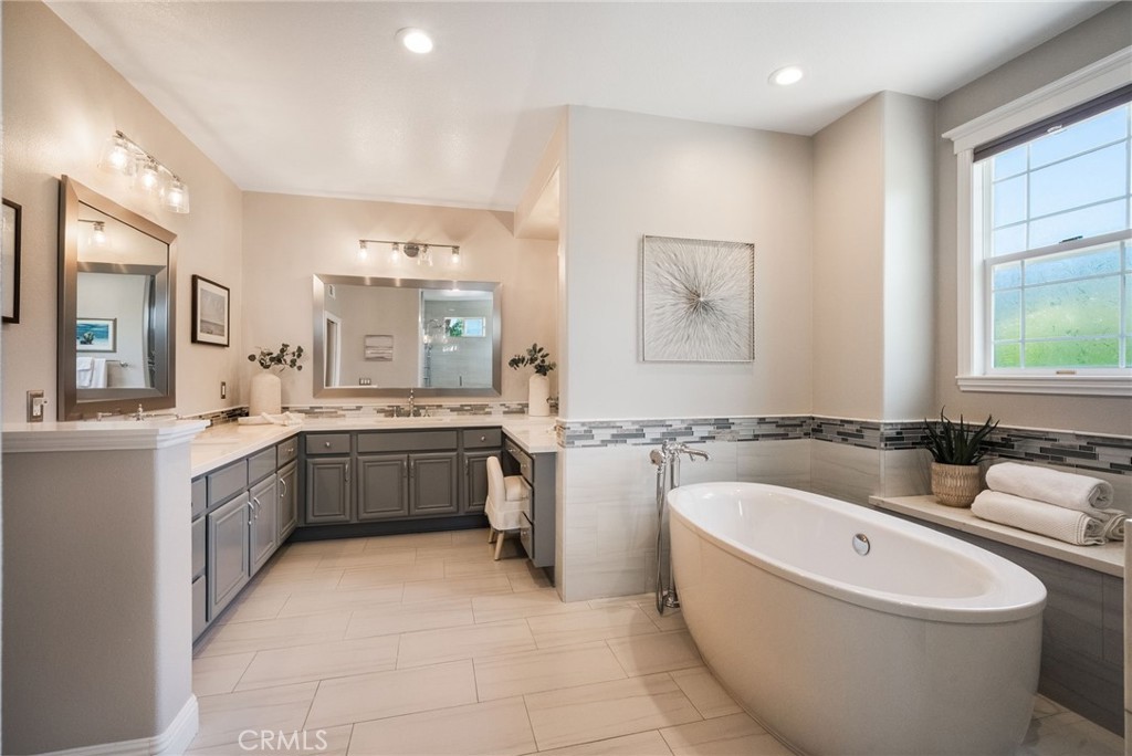 2536 Calle Jade
