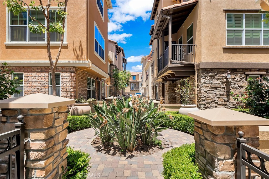 32 Aliso Ridge