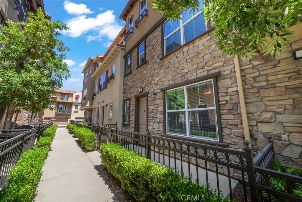 32 Aliso Ridge