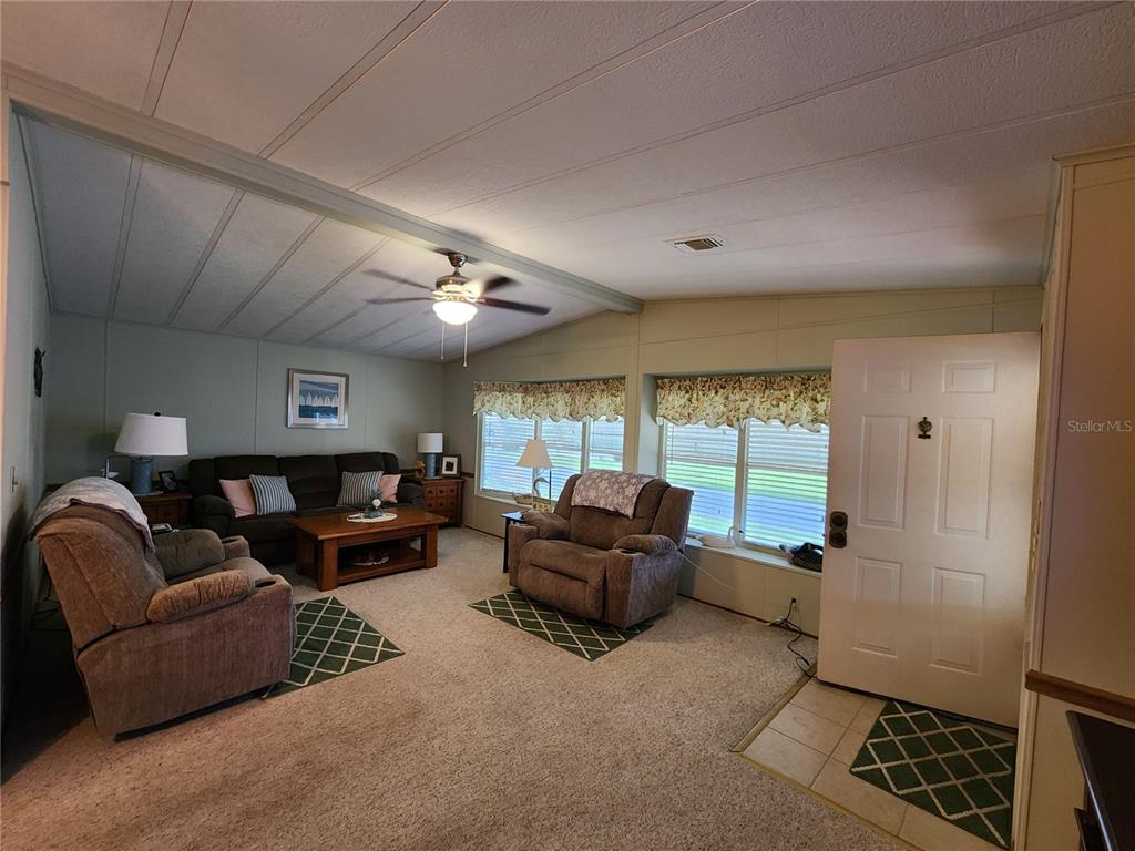 217 GREEN MEADOW DR