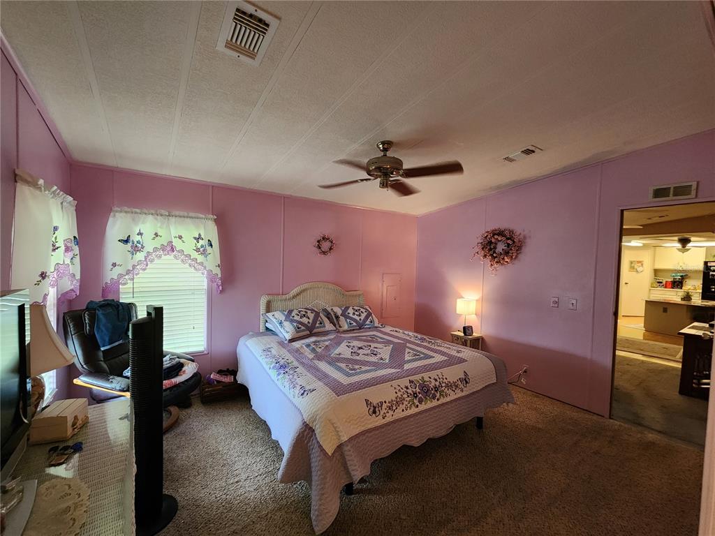 217 GREEN MEADOW DR