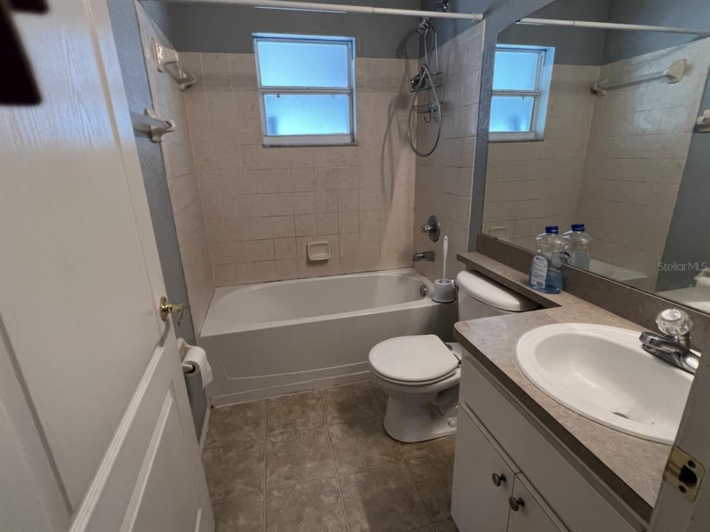 6065 HILLSIDE HEIGHTS DR