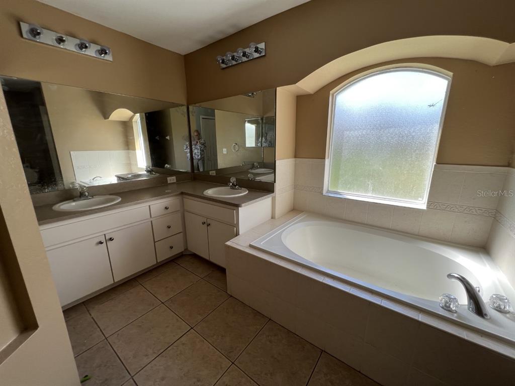 6065 HILLSIDE HEIGHTS DR