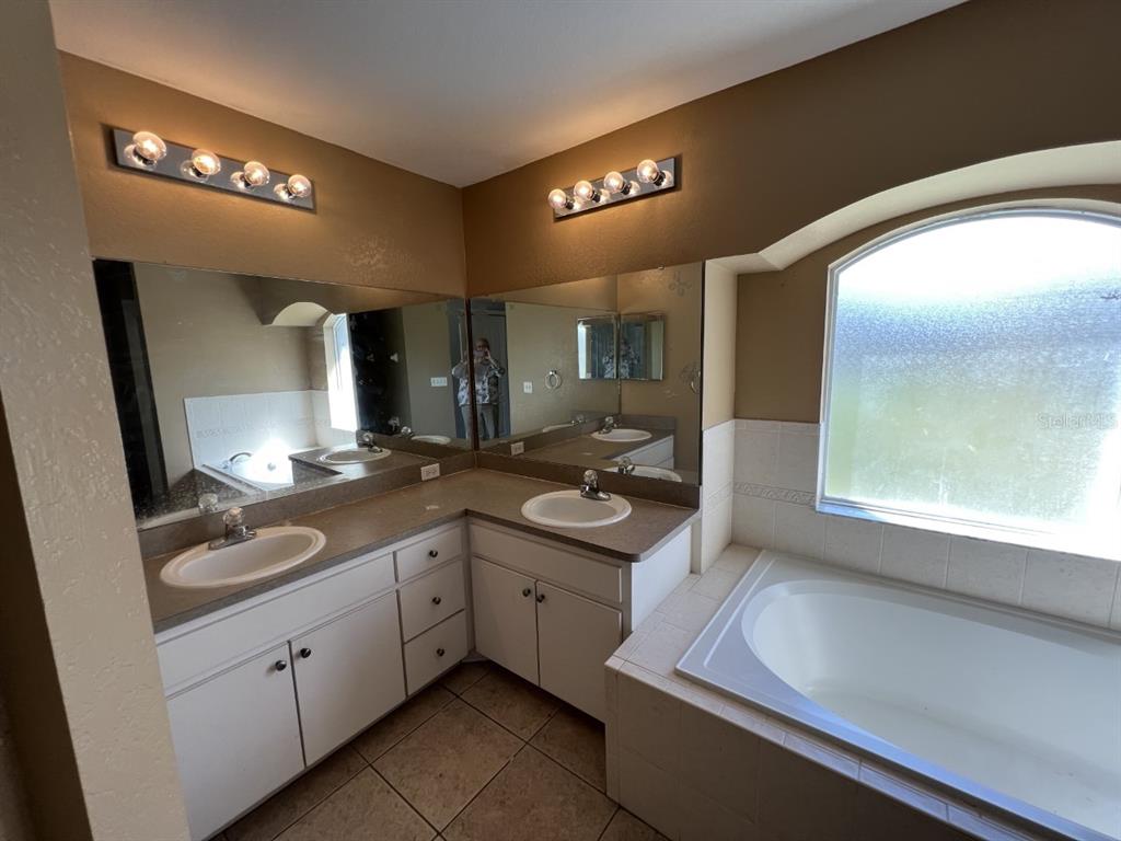 6065 HILLSIDE HEIGHTS DR