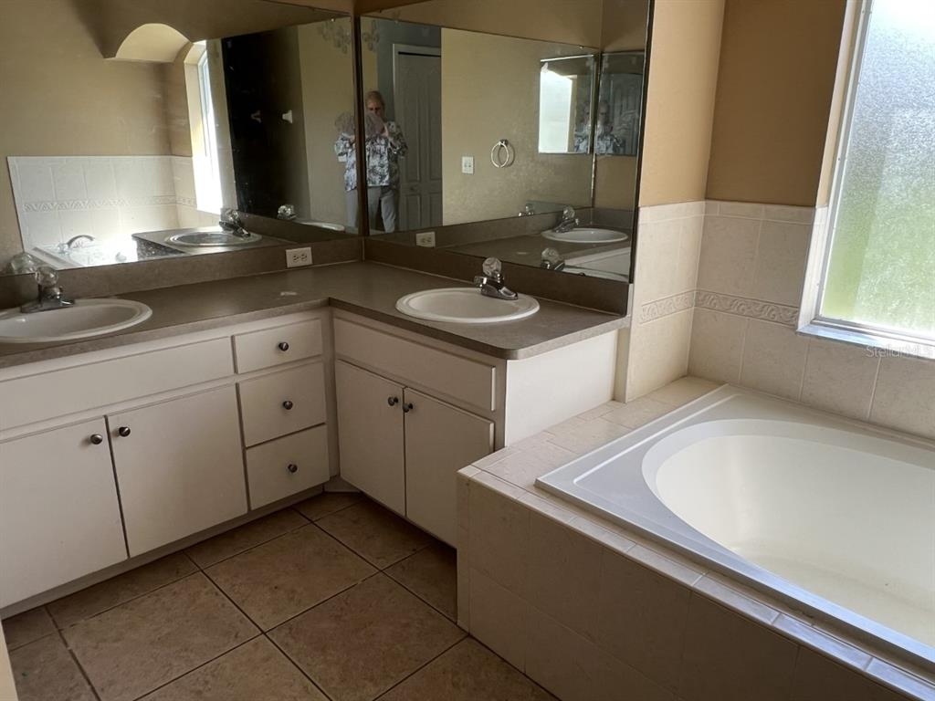 6065 HILLSIDE HEIGHTS DR