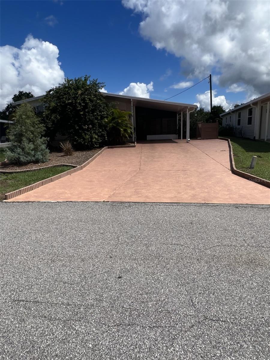 8674 BREEZE HILL DR