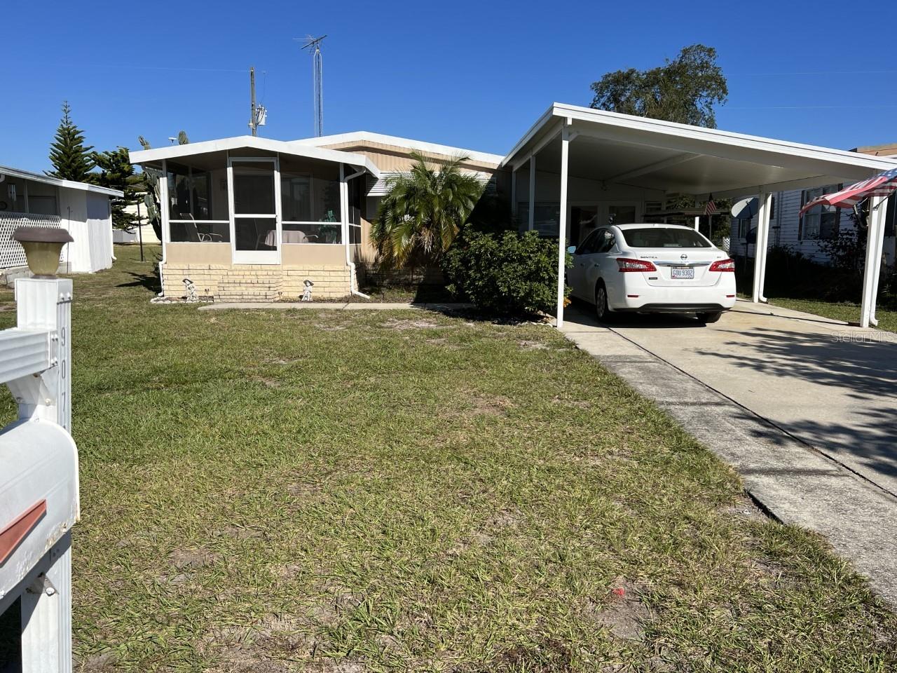 9072 LAKE POINT BLVD