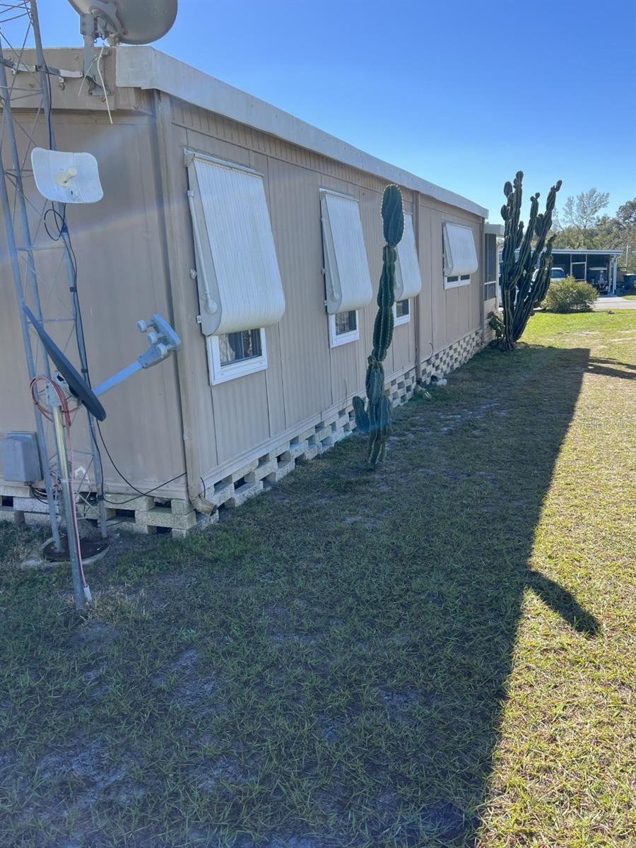 9072 LAKE POINT BLVD