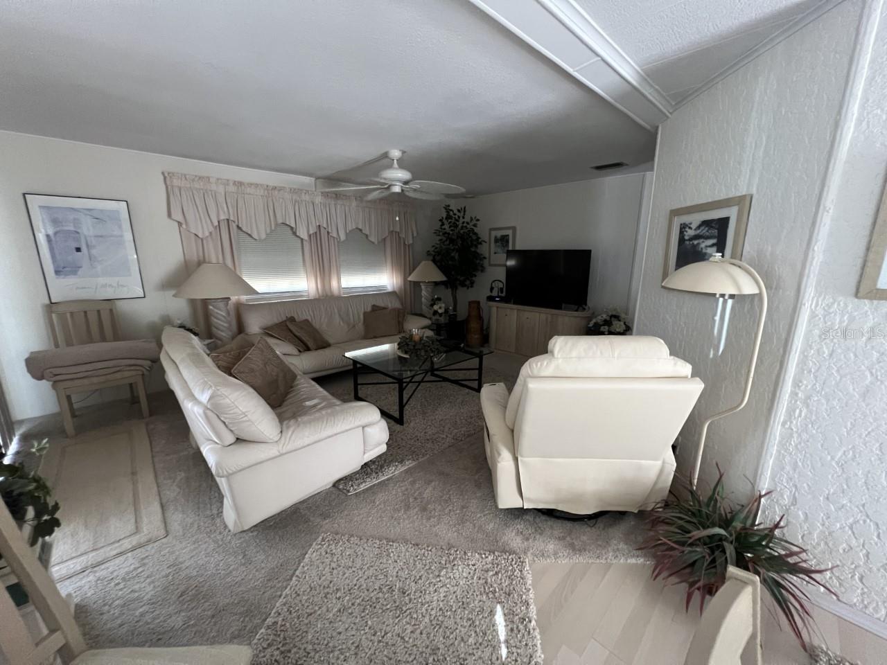 9072 LAKE POINT BLVD