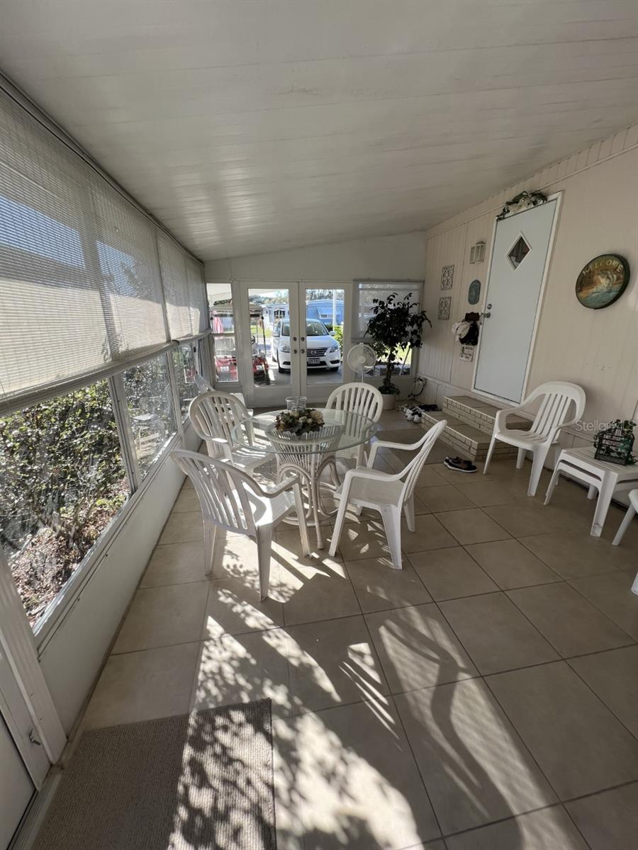 9072 LAKE POINT BLVD